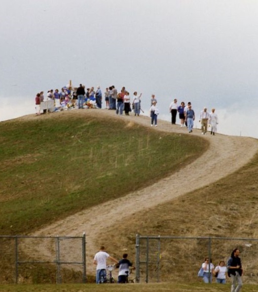 The Spontaneous Memorial – Daniel Mauser Memorial Website